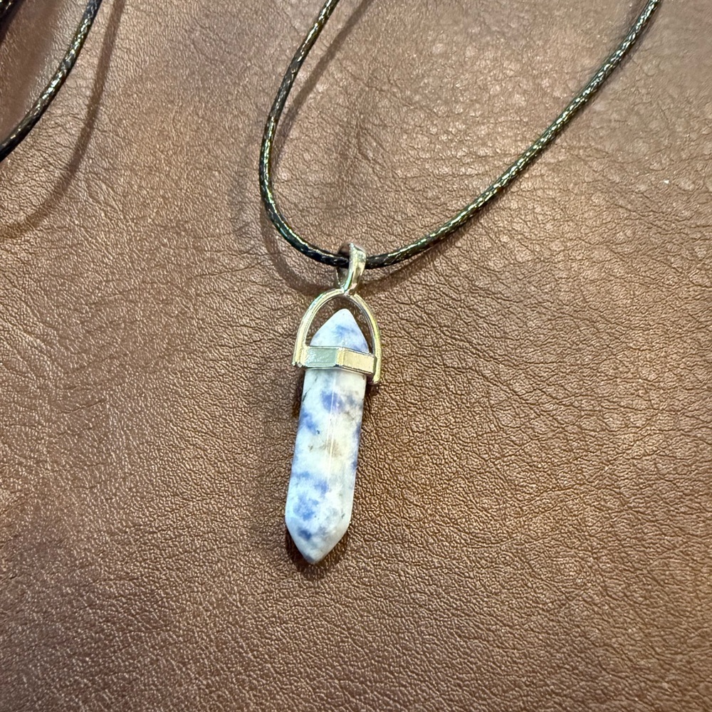 Elegant Blue Stone Pendant Necklace